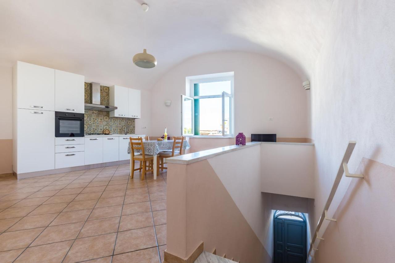 Tizzano House - La Marina Apartment Procida Exterior photo
